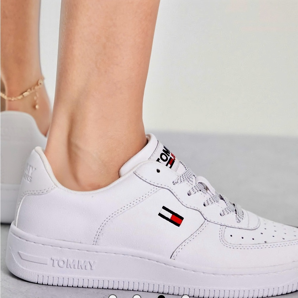 Tommy Jeans Classic Trainers Tennis Shoes - Picture 2 of 12